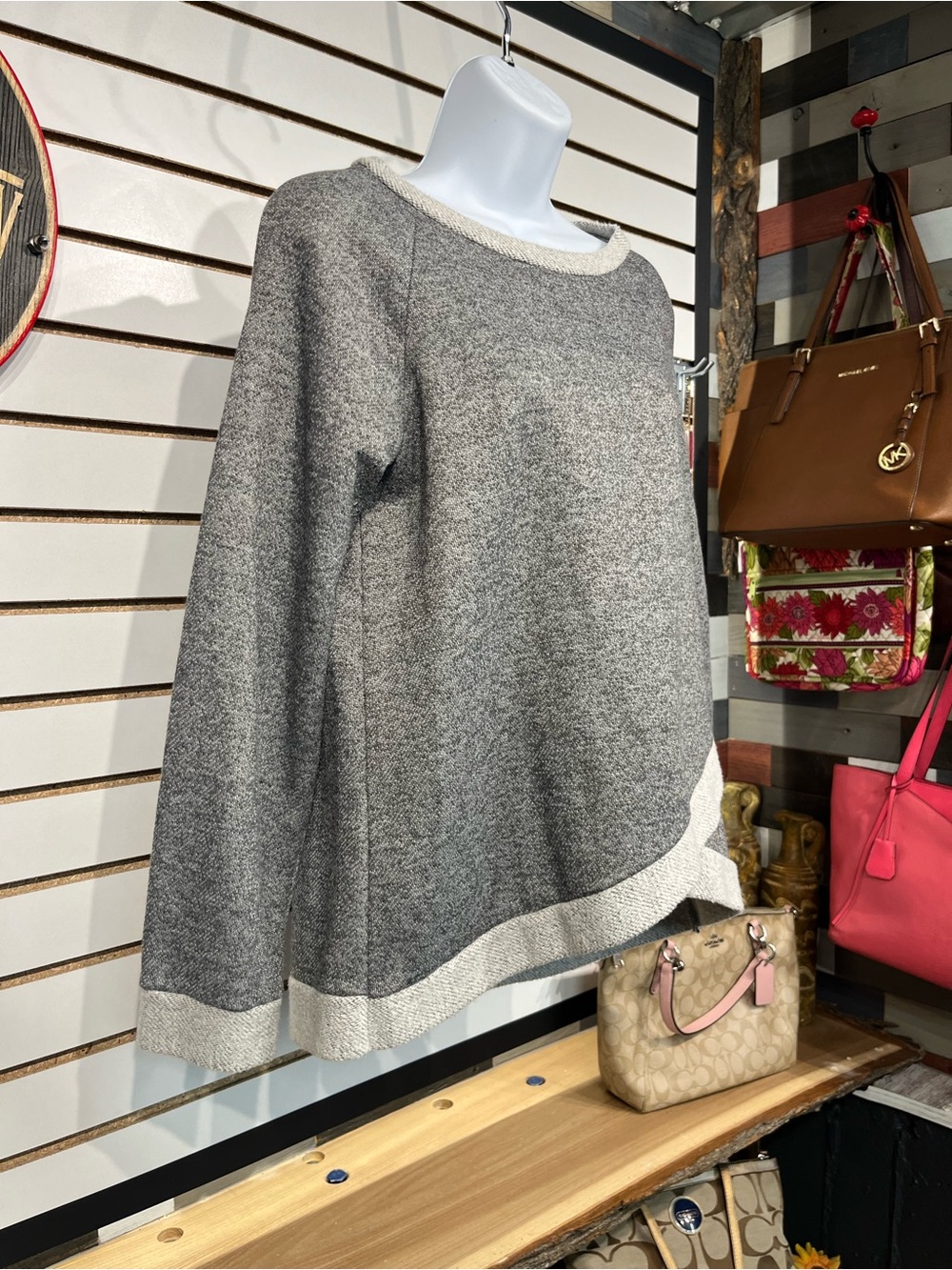 Vanilla Bay sweatshirt size large - Picture 3 of 8